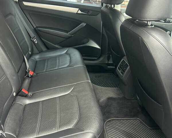 Черный Фольксваген Пассат, объемом двигателя 2.48 л и пробегом 247 тыс. км за 9900 $, фото 1 на Automoto.ua