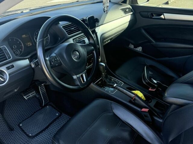 Черный Фольксваген Пассат, объемом двигателя 2.5 л и пробегом 231 тыс. км за 9000 $, фото 4 на Automoto.ua