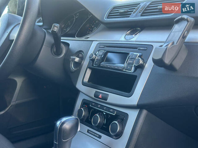 Черный Фольксваген Пассат, объемом двигателя 2 л и пробегом 267 тыс. км за 11500 $, фото 28 на Automoto.ua