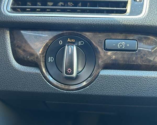 Черный Фольксваген Пассат, объемом двигателя 1.8 л и пробегом 240 тыс. км за 11300 $, фото 28 на Automoto.ua