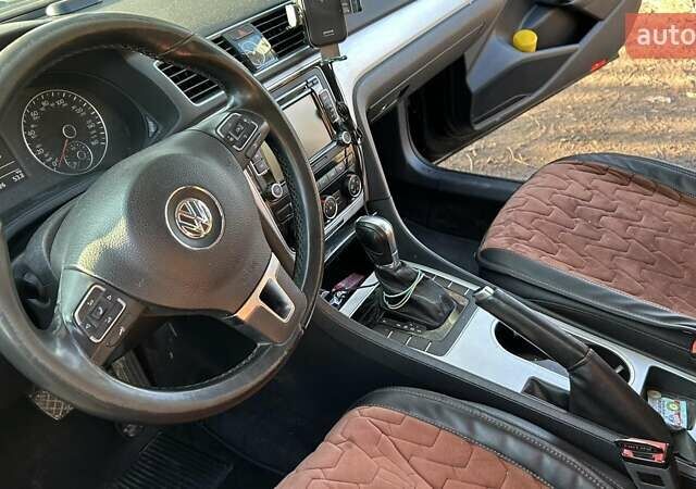 Черный Фольксваген Пассат, объемом двигателя 2.48 л и пробегом 205 тыс. км за 10100 $, фото 4 на Automoto.ua