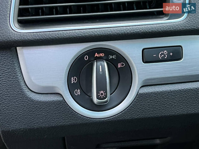 Фольксваген Пассат 2013 в Киеве на Automoto.ua Черный Фольксваген Пассат, объемом двигателя 2.5 л и пробегом 170 тыс. км за 10700 $, фото 32 на Automoto.ua