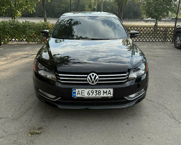 Черный Фольксваген Пассат, объемом двигателя 2.48 л и пробегом 260 тыс. км за 12000 $, фото 1 на Automoto.ua