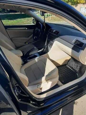 Черный Фольксваген Пассат, объемом двигателя 1.8 л и пробегом 380 тыс. км за 9200 $, фото 2 на Automoto.ua