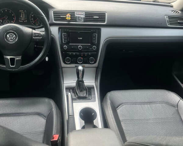 Фольксваген Пассат 2013 в Киеве на Automoto.ua Черный Фольксваген Пассат, объемом двигателя 2.5 л и пробегом 240 тыс. км за 10000 $, фото 17 на Automoto.ua