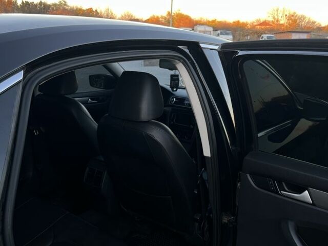 Фольксваген Пассат 2013 в Новоднестровск на Automoto.ua Черный Фольксваген Пассат, объемом двигателя 2 л и пробегом 293 тыс. км за 11500 $, фото 12 на Automoto.ua