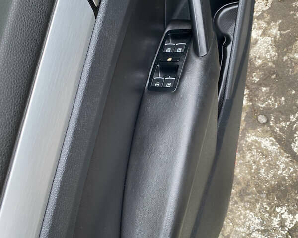 Черный Фольксваген Пассат, объемом двигателя 1.97 л и пробегом 220 тыс. км за 11700 $, фото 29 на Automoto.ua