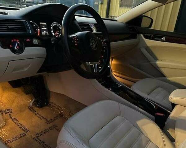 Чорний Фольксваген Пассат, об'ємом двигуна 2 л та пробігом 116 тис. км за 2400 $, фото 9 на Automoto.ua