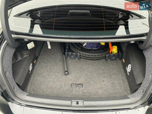 Черный Фольксваген Пассат, объемом двигателя 2.5 л и пробегом 277 тыс. км за 10900 $, фото 17 на Automoto.ua