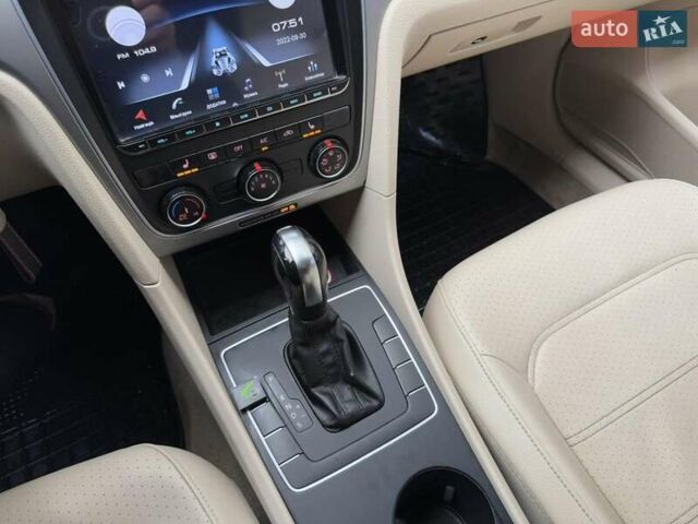 Черный Фольксваген Пассат, объемом двигателя 2.48 л и пробегом 320 тыс. км за 8799 $, фото 9 на Automoto.ua