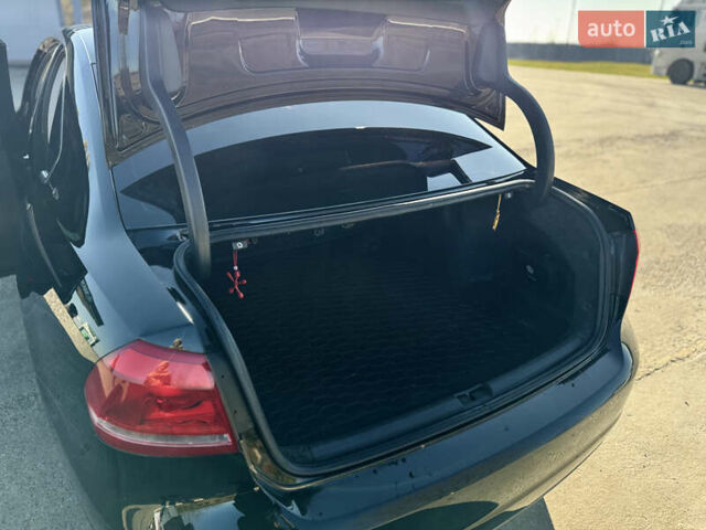 Черный Фольксваген Пассат, объемом двигателя 1.8 л и пробегом 280 тыс. км за 11300 $, фото 18 на Automoto.ua