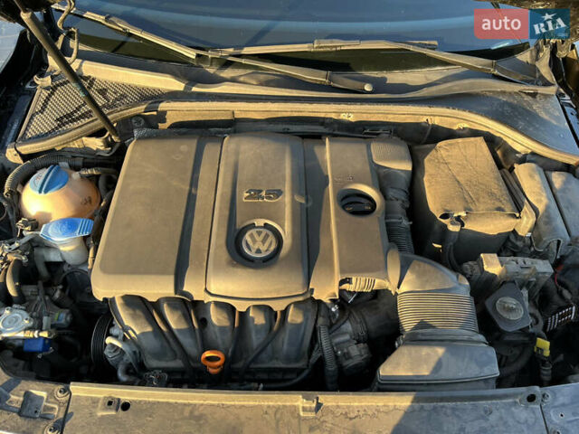 Черный Фольксваген Пассат, объемом двигателя 2.48 л и пробегом 210 тыс. км за 10900 $, фото 18 на Automoto.ua