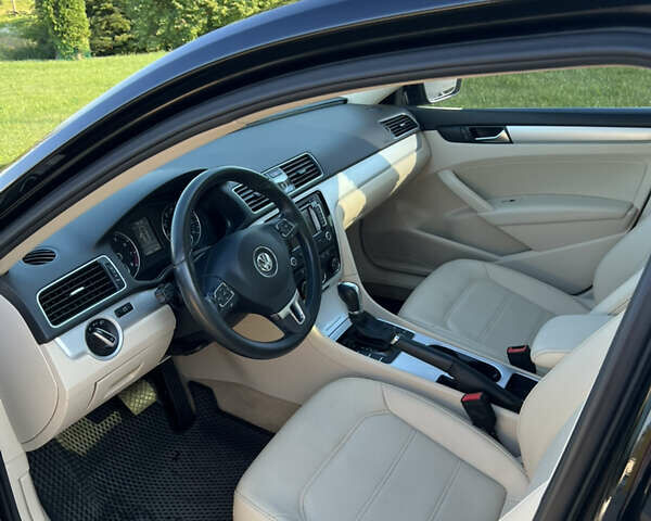 Черный Фольксваген Пассат, объемом двигателя 2.48 л и пробегом 136 тыс. км за 11800 $, фото 7 на Automoto.ua