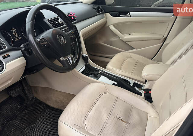 Черный Фольксваген Пассат, объемом двигателя 2.5 л и пробегом 256 тыс. км за 9300 $, фото 9 на Automoto.ua