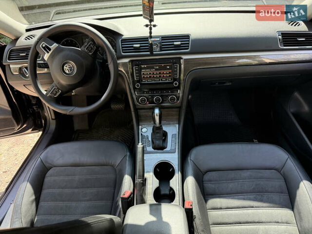 Черный Фольксваген Пассат, объемом двигателя 2.48 л и пробегом 260 тыс. км за 12000 $, фото 15 на Automoto.ua