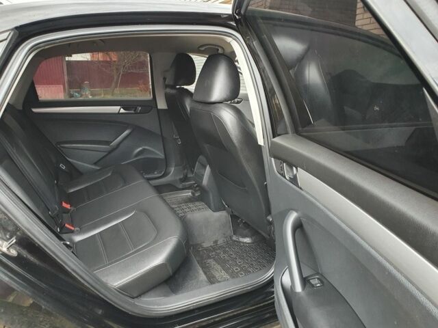 Черный Фольксваген Пассат, объемом двигателя 2.5 л и пробегом 224 тыс. км за 9633 $, фото 2 на Automoto.ua