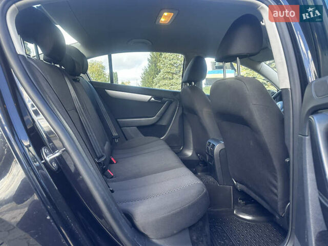 Черный Фольксваген Пассат, объемом двигателя 2 л и пробегом 267 тыс. км за 11500 $, фото 48 на Automoto.ua