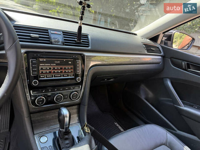 Черный Фольксваген Пассат, объемом двигателя 2.48 л и пробегом 260 тыс. км за 12000 $, фото 21 на Automoto.ua