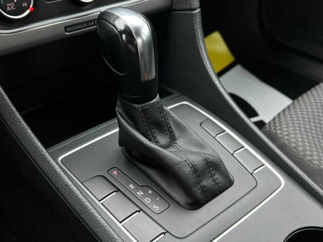 Черный Фольксваген Пассат, объемом двигателя 2.5 л и пробегом 131 тыс. км за 10200 $, фото 13 на Automoto.ua