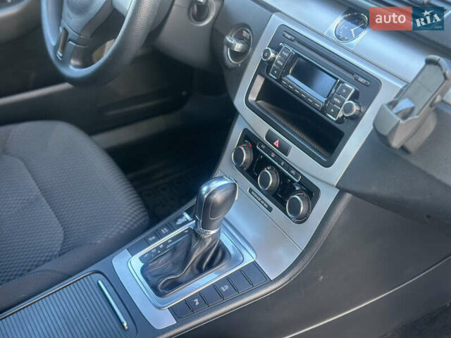 Фольксваген Пассат 2013 в Дубно на Automoto.ua Черный Фольксваген Пассат, объемом двигателя 2 л и пробегом 267 тыс. км за 11500 $, фото 30 на Automoto.ua