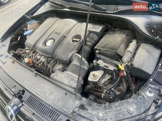 Чорний Фольксваген Пассат, об'ємом двигуна 2.5 л та пробігом 170 тис. км за 10200 $, фото 13 на Automoto.ua