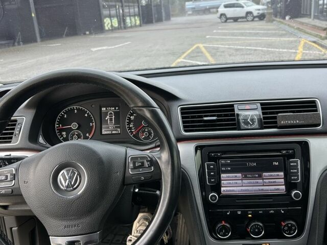 Черный Фольксваген Пассат, объемом двигателя 2 л и пробегом 226 тыс. км за 11250 $, фото 6 на Automoto.ua