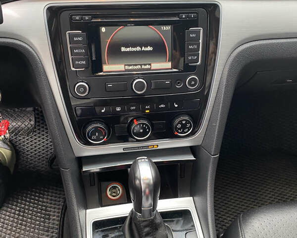 Черный Фольксваген Пассат, объемом двигателя 1.97 л и пробегом 220 тыс. км за 11700 $, фото 24 на Automoto.ua