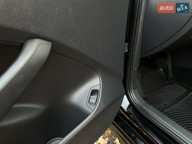 Чорний Фольксваген Пассат, об'ємом двигуна 2 л та пробігом 128 тис. км за 11300 $, фото 27 на Automoto.ua