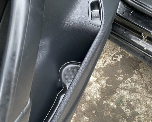 Черный Фольксваген Пассат, объемом двигателя 1.97 л и пробегом 220 тыс. км за 11700 $, фото 27 на Automoto.ua