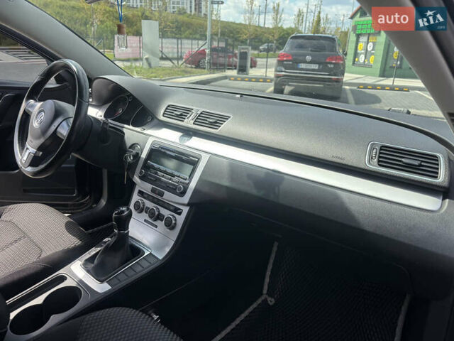 Черный Фольксваген Пассат, объемом двигателя 1.97 л и пробегом 150 тыс. км за 13500 $, фото 27 на Automoto.ua