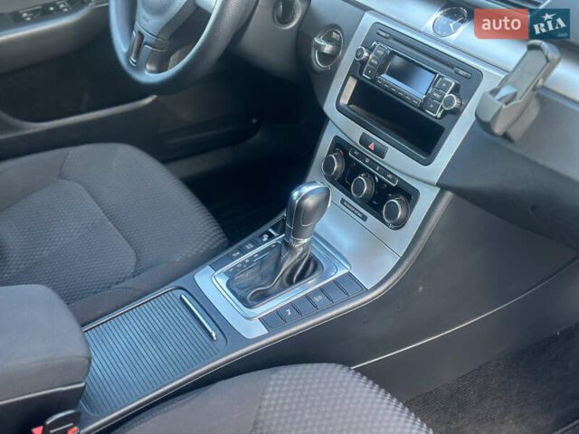 Черный Фольксваген Пассат, объемом двигателя 2 л и пробегом 267 тыс. км за 11500 $, фото 29 на Automoto.ua