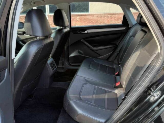 Черный Фольксваген Пассат, объемом двигателя 1.8 л и пробегом 85 тыс. км за 2000 $, фото 13 на Automoto.ua