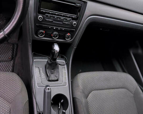 Черный Фольксваген Пассат, объемом двигателя 1.8 л и пробегом 249 тыс. км за 8999 $, фото 11 на Automoto.ua