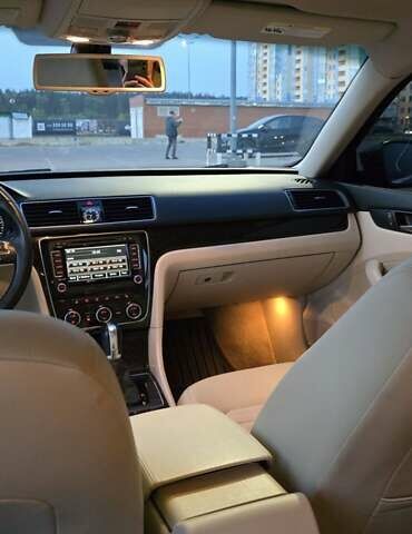 Чорний Фольксваген Пассат, об'ємом двигуна 2 л та пробігом 146 тис. км за 10800 $, фото 3 на Automoto.ua