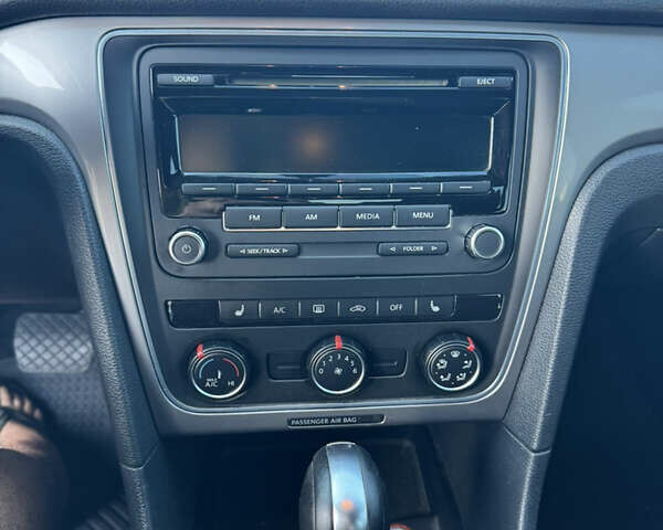 Чорний Фольксваген Пассат, об'ємом двигуна 1.8 л та пробігом 252 тис. км за 10000 $, фото 19 на Automoto.ua