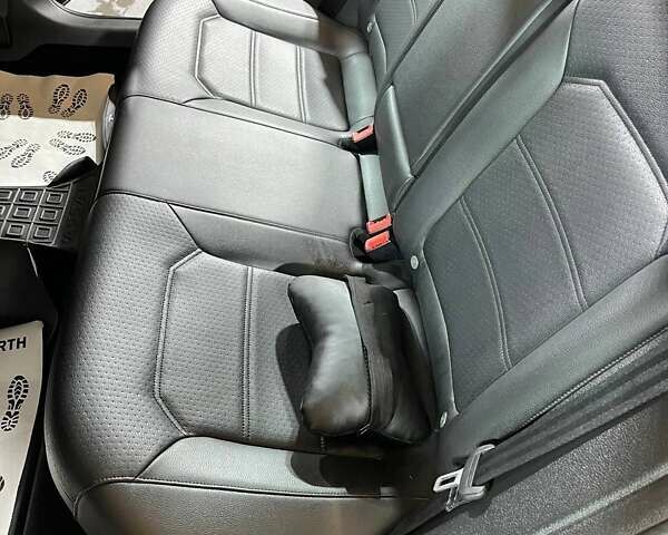 Чорний Фольксваген Пассат, об'ємом двигуна 1.8 л та пробігом 170 тис. км за 9299 $, фото 5 на Automoto.ua