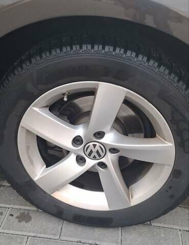 Чорний Фольксваген Пассат, об'ємом двигуна 1.97 л та пробігом 176 тис. км за 13700 $, фото 6 на Automoto.ua