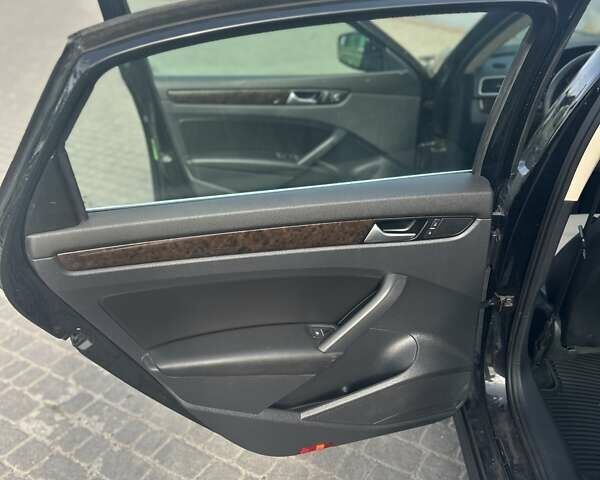 Чорний Фольксваген Пассат, об'ємом двигуна 2 л та пробігом 150 тис. км за 12500 $, фото 17 на Automoto.ua