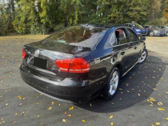 Черный Фольксваген Пассат, объемом двигателя 1.8 л и пробегом 89 тыс. км за 7000 $, фото 3 на Automoto.ua