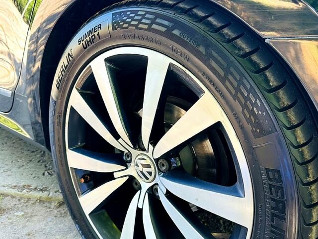 Черный Фольксваген Пассат, объемом двигателя 1.8 л и пробегом 227 тыс. км за 11999 $, фото 4 на Automoto.ua