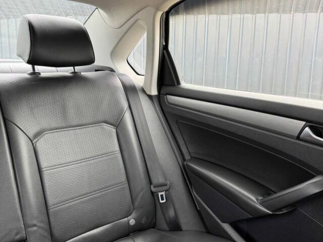 Чорний Фольксваген Пассат, об'ємом двигуна 2 л та пробігом 215 тис. км за 6900 $, фото 11 на Automoto.ua