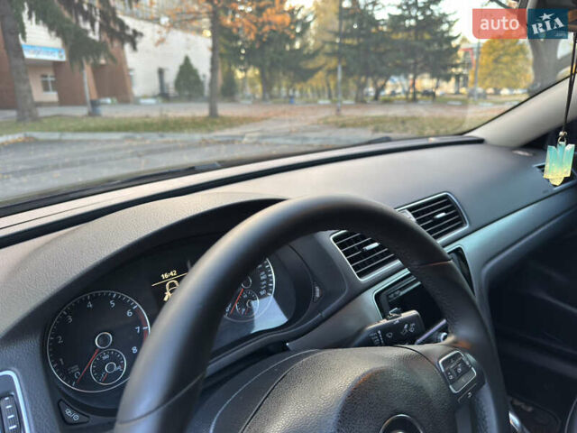 Чорний Фольксваген Пассат, об'ємом двигуна 1.8 л та пробігом 184 тис. км за 11000 $, фото 26 на Automoto.ua