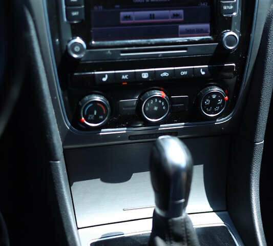 Чорний Фольксваген Пассат, об'ємом двигуна 1.8 л та пробігом 187 тис. км за 10500 $, фото 8 на Automoto.ua