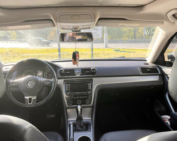 Черный Фольксваген Пассат, объемом двигателя 1.8 л и пробегом 211 тыс. км за 10500 $, фото 27 на Automoto.ua