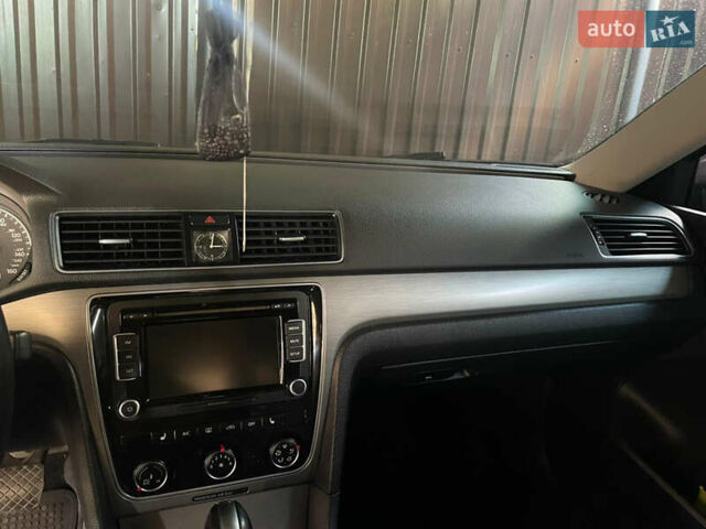 Черный Фольксваген Пассат, объемом двигателя 1.8 л и пробегом 211 тыс. км за 10500 $, фото 31 на Automoto.ua