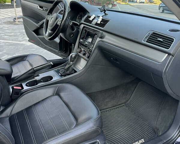 Черный Фольксваген Пассат, объемом двигателя 1.8 л и пробегом 230 тыс. км за 12700 $, фото 21 на Automoto.ua