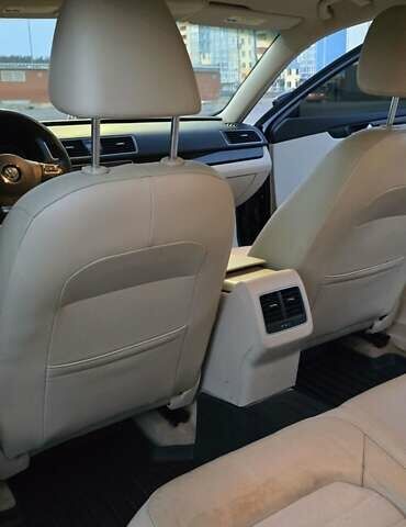 Чорний Фольксваген Пассат, об'ємом двигуна 2 л та пробігом 146 тис. км за 10800 $, фото 7 на Automoto.ua