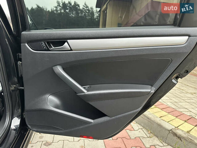 Черный Фольксваген Пассат, объемом двигателя 1.8 л и пробегом 247 тыс. км за 11000 $, фото 22 на Automoto.ua