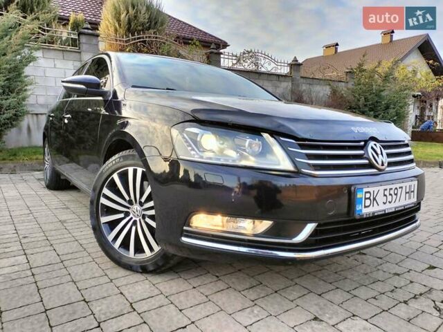 Чорний Фольксваген Пассат, об'ємом двигуна 2 л та пробігом 252 тис. км за 12900 $, фото 6 на Automoto.ua