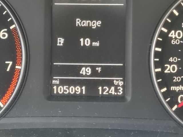 Черный Фольксваген Пассат, объемом двигателя 1.8 л и пробегом 105 тыс. км за 10500 $, фото 7 на Automoto.ua